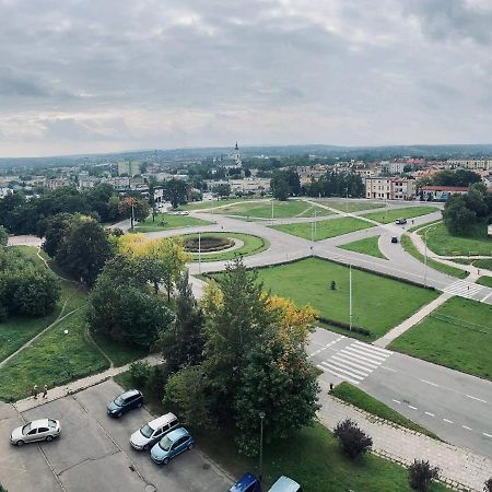 Ostrowiec Świętokrzyski Mieszkanie W Centrum Miasta מראה חיצוני תמונה