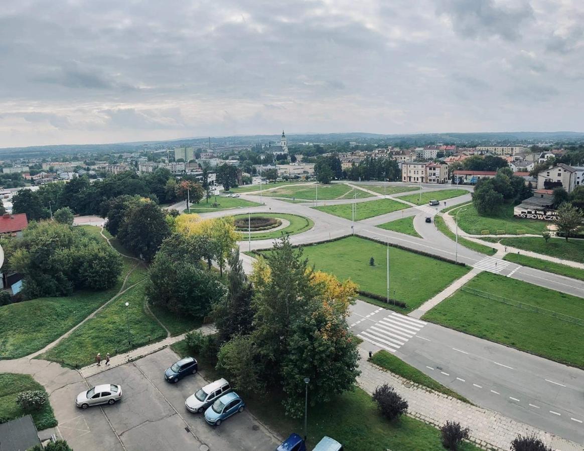 Ostrowiec Świętokrzyski Mieszkanie W Centrum Miasta מראה חיצוני תמונה